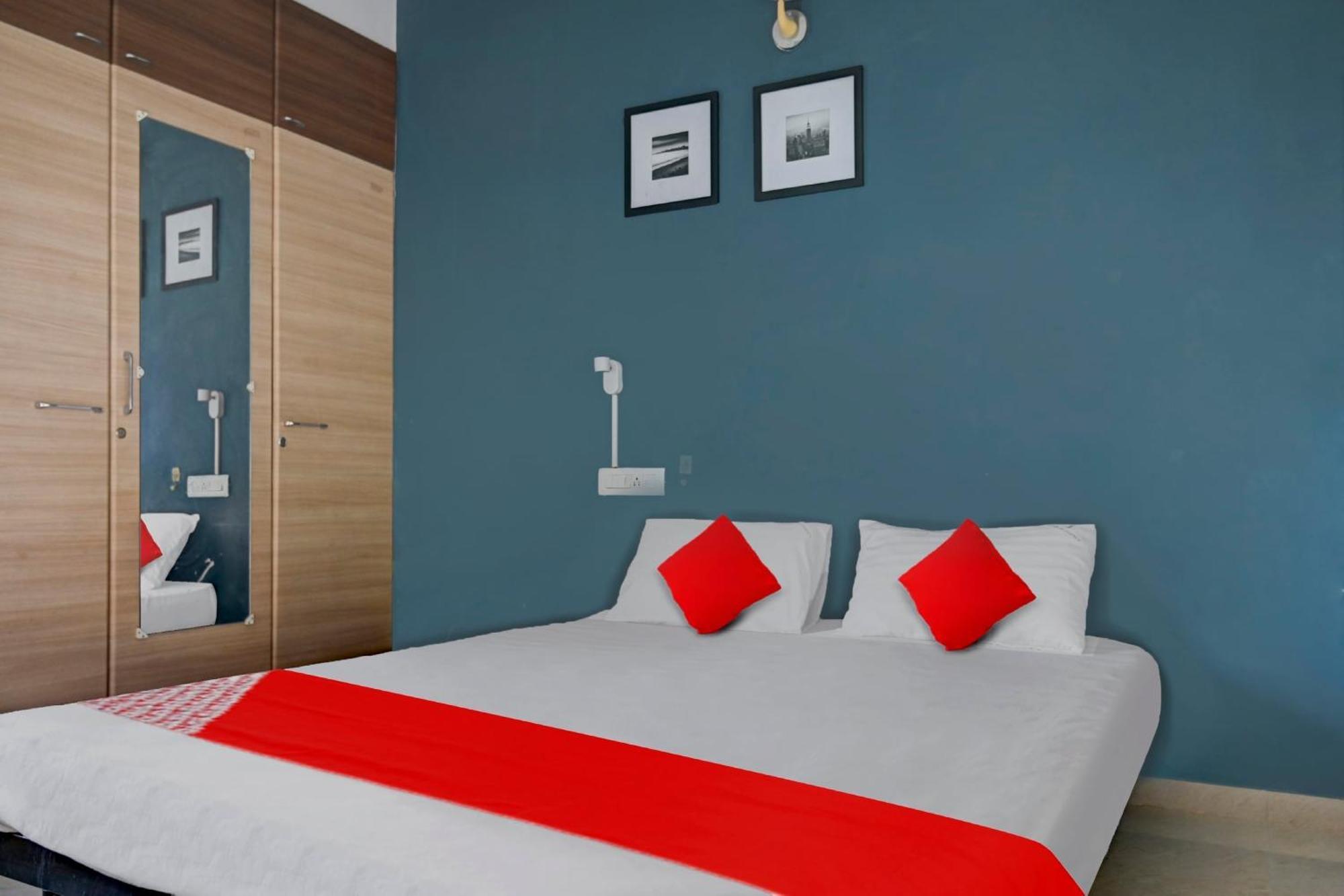 Hotel Live As Chn727 Gūduvāncheri Esterno foto