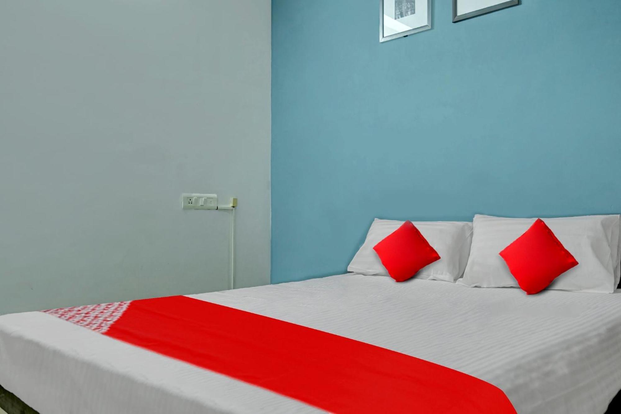 Hotel Live As Chn727 Gūduvāncheri Esterno foto